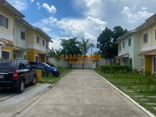 Casa para Venda em São José dos Campos - 4
