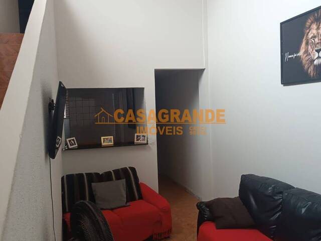 Casa para Venda em São José dos Campos - 2