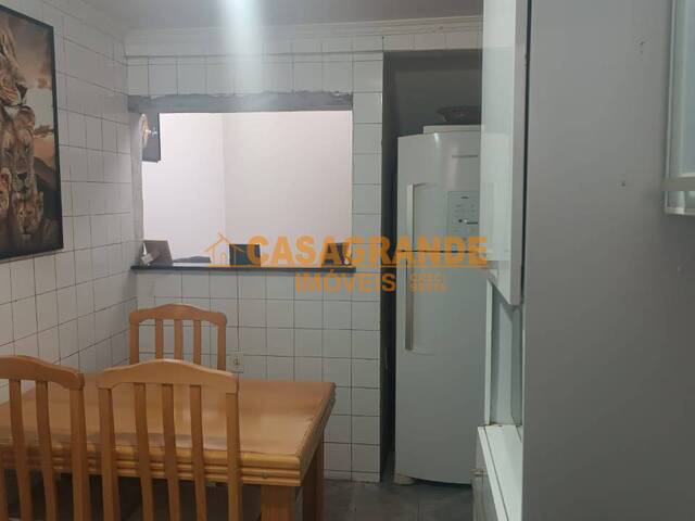 Casa para Venda em São José dos Campos - 4