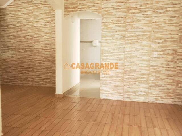 Casa para Venda em São José dos Campos - 3