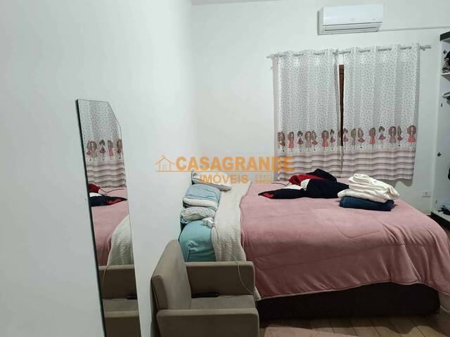 Bangalô para Venda em São José dos Campos - 4