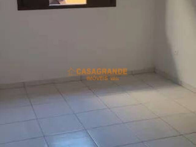 Casa para Venda em São José dos Campos - 5