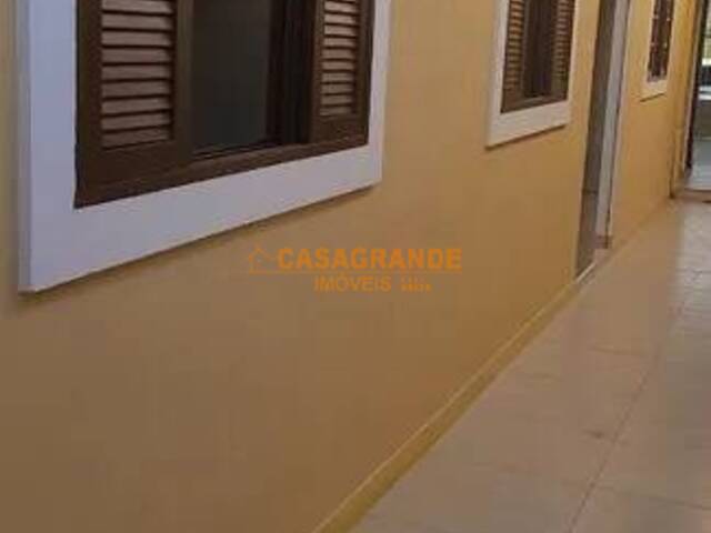 Casa para Venda em São José dos Campos - 2