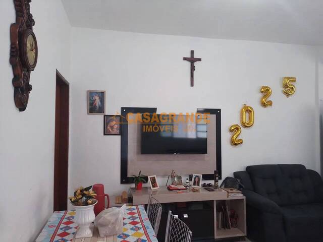 Casa para Venda em São José dos Campos - 2