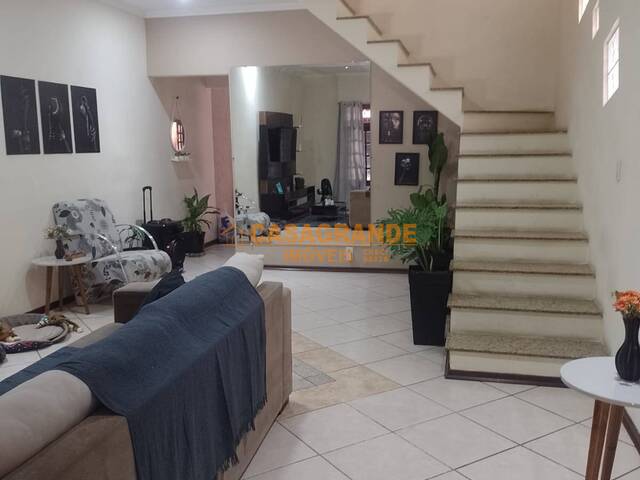 Casa para Venda em São José dos Campos - 5