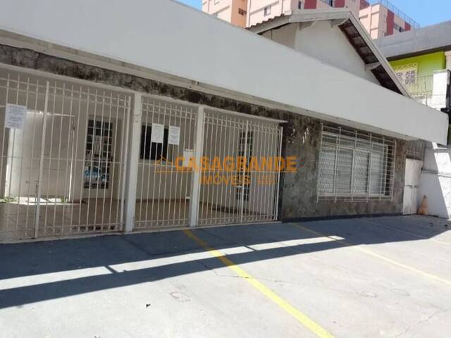 Casa para Venda em São José dos Campos - 4