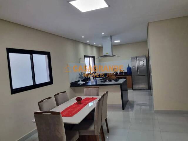 #11417 - Casa para Venda em São José dos Campos - SP - 2
