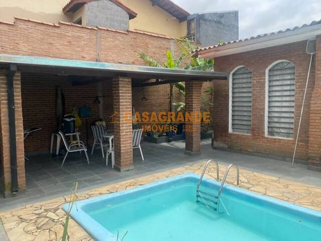 #11418 - Casa para Venda em São José dos Campos - SP - 2