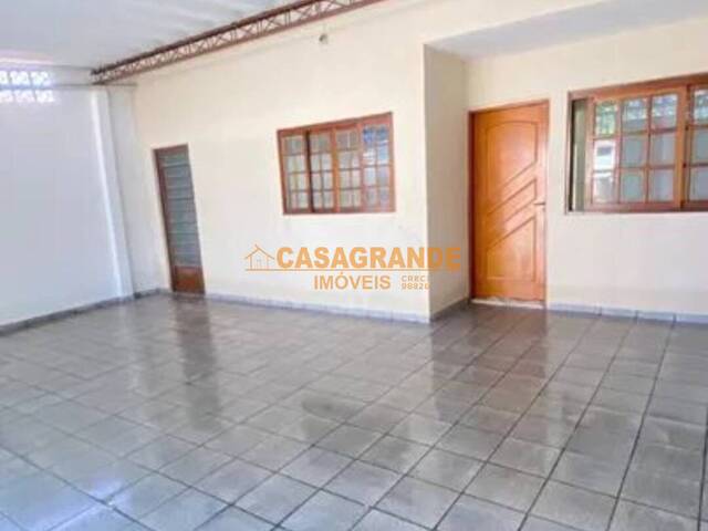 Casa para Venda em São José dos Campos - 2