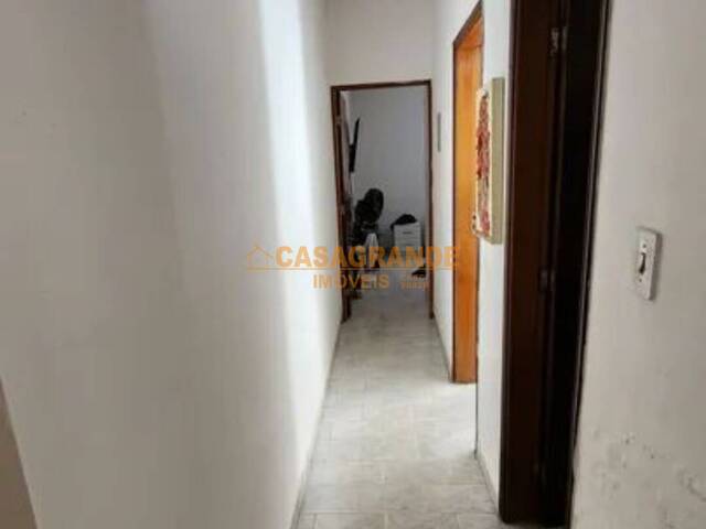Casa para Venda em São José dos Campos - 5