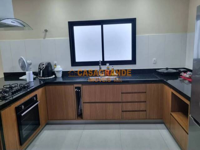 Casa para Venda em São José dos Campos - 5