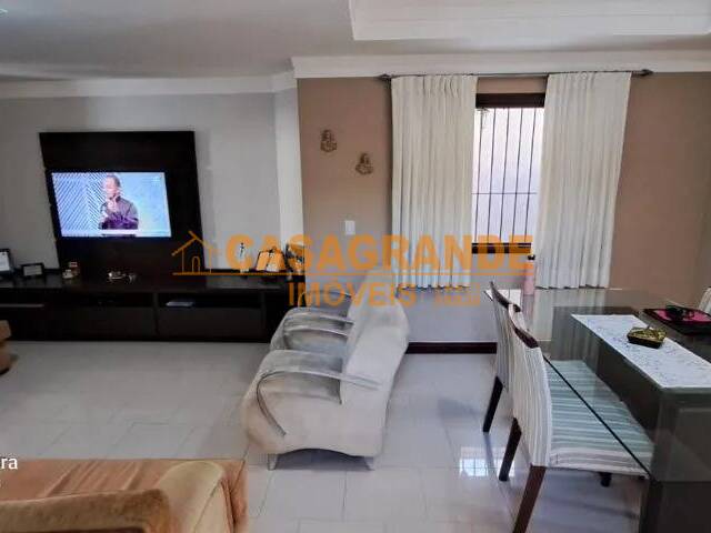 #11433 - Casa para Venda em São José dos Campos - SP - 2