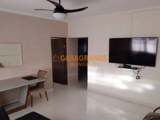 Casa para Venda em São José dos Campos - 2