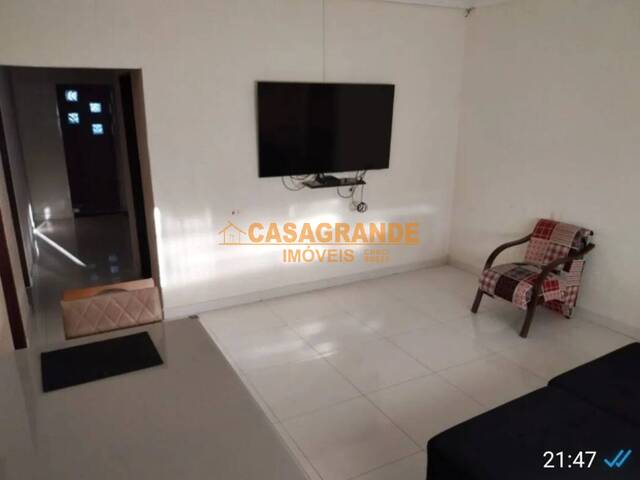 Casa para Venda em São José dos Campos - 3