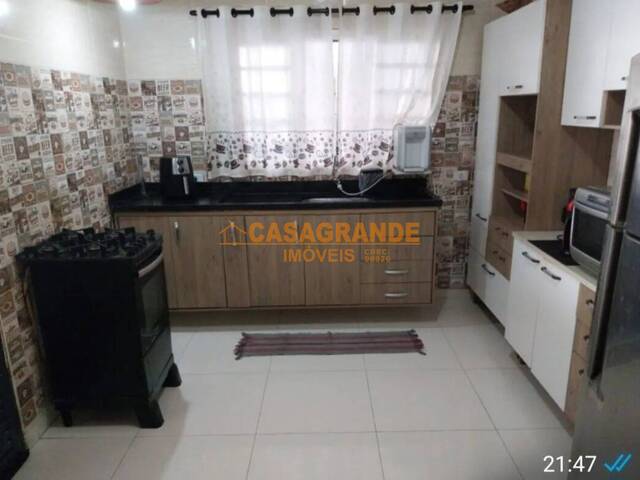 Casa para Venda em São José dos Campos - 4