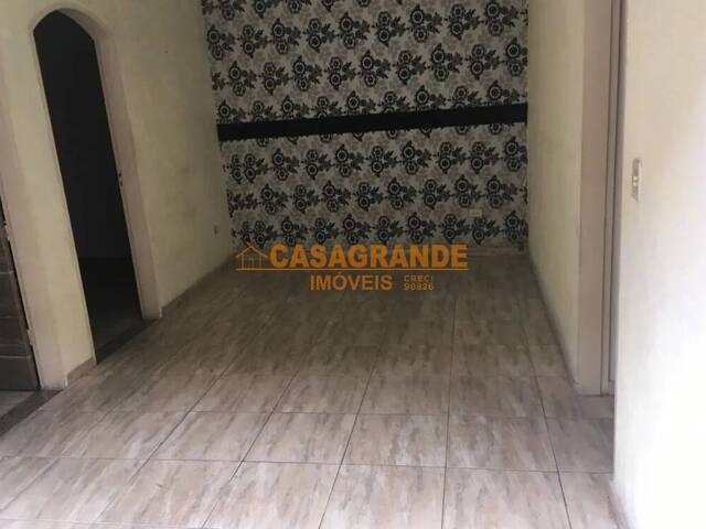 Casa para Venda em São José dos Campos - 4