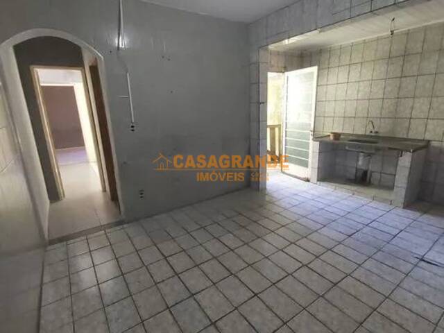 Casa para Venda em São José dos Campos - 3