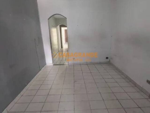 Casa para Venda em São José dos Campos - 2