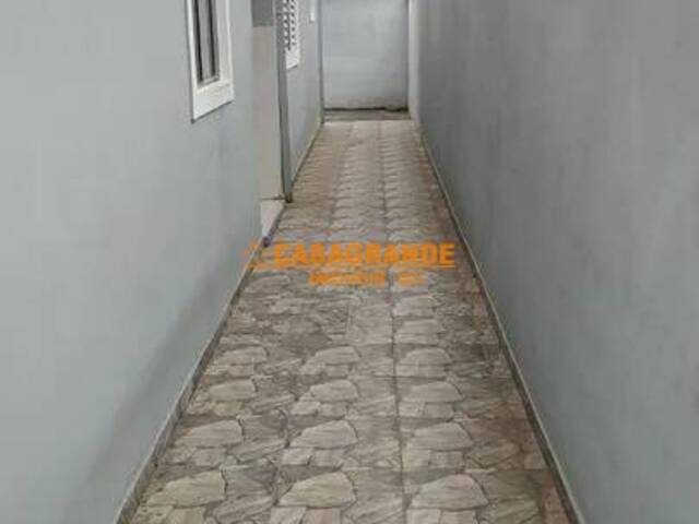 Casa para Venda em São José dos Campos - 5