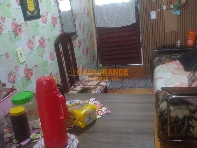 Casa para Venda em São José dos Campos - 5