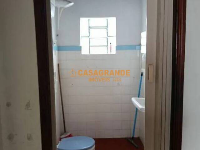 Casa para Venda em São José dos Campos - 3