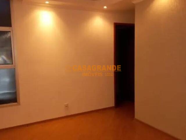 Apartamento para Venda em São José dos Campos - 4
