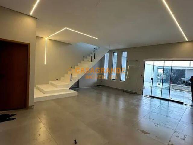 Casa para Venda em São José dos Campos - 4