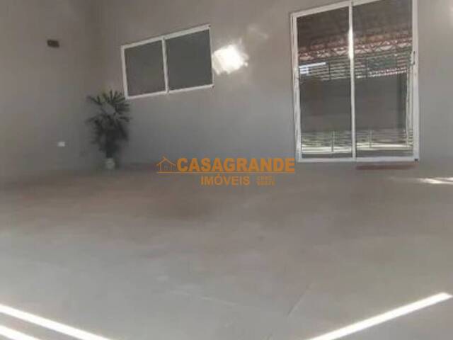 Casa para Venda em São José dos Campos - 4