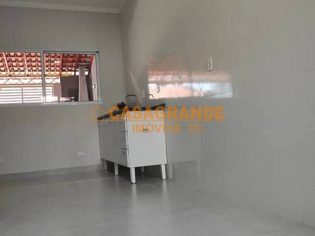 Casa para Venda em São José dos Campos - 5