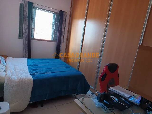 Casa para Venda em São José dos Campos - 5