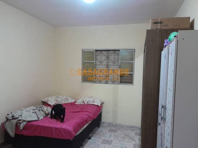 Casa para Venda em São José dos Campos - 4