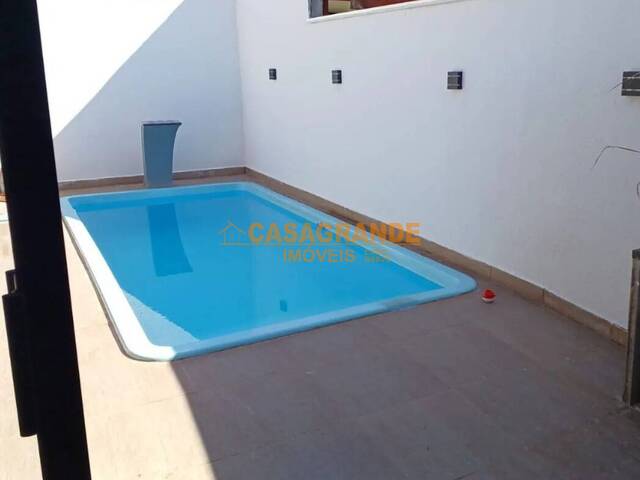Casa para Venda em São José dos Campos - 2