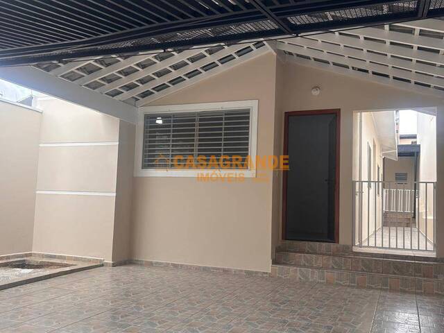 #11624 - Casa para Venda em Jacareí - SP - 2