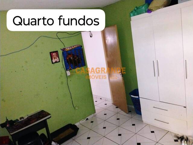 Casa para Venda em São José dos Campos - 4