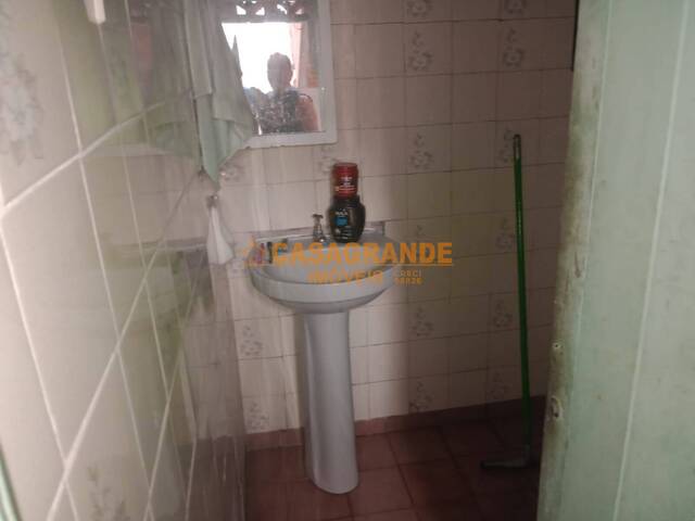 Casa para Venda em São José dos Campos - 3
