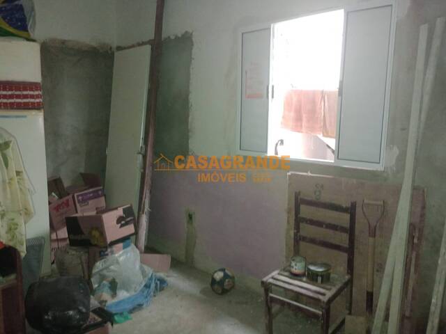 Casa para Venda em São José dos Campos - 4