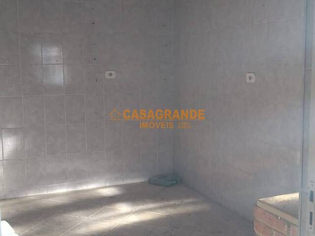 Casa para Venda em São José dos Campos - 2