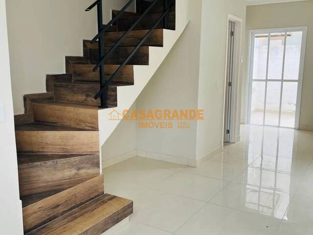 Casa para Venda em São José dos Campos - 5