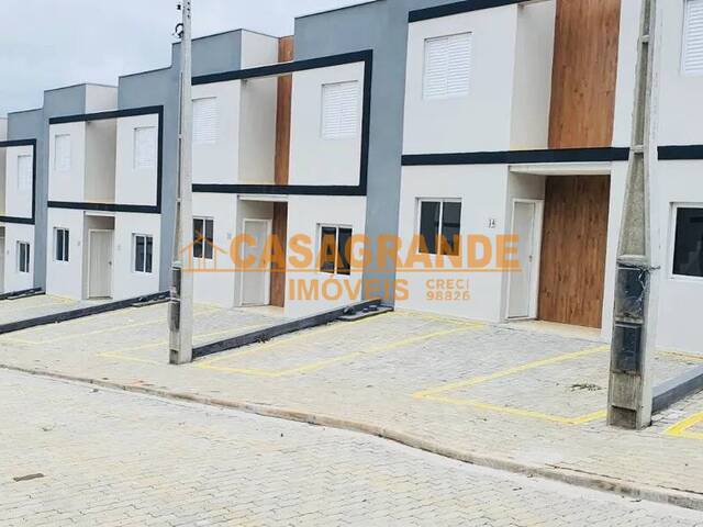Casa para Venda em São José dos Campos - 2