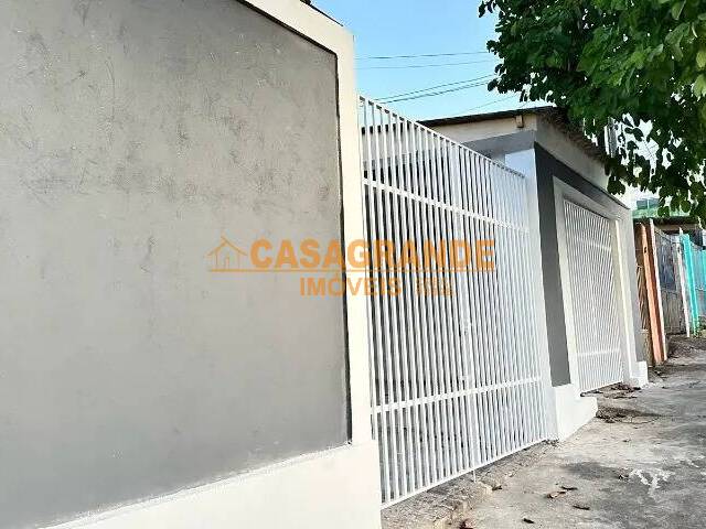 Casa para Venda em São José dos Campos - 2