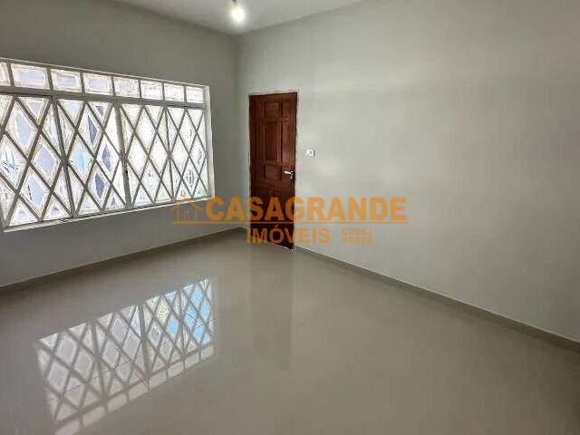 Casa para Venda em São José dos Campos - 3