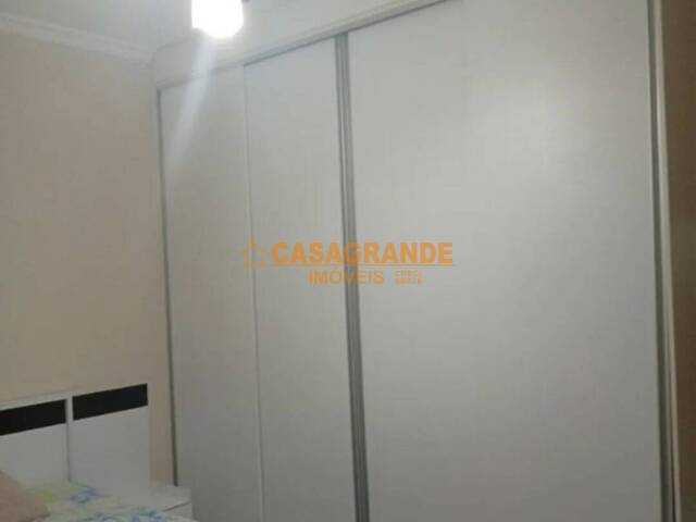 Casa para Venda em São José dos Campos - 5