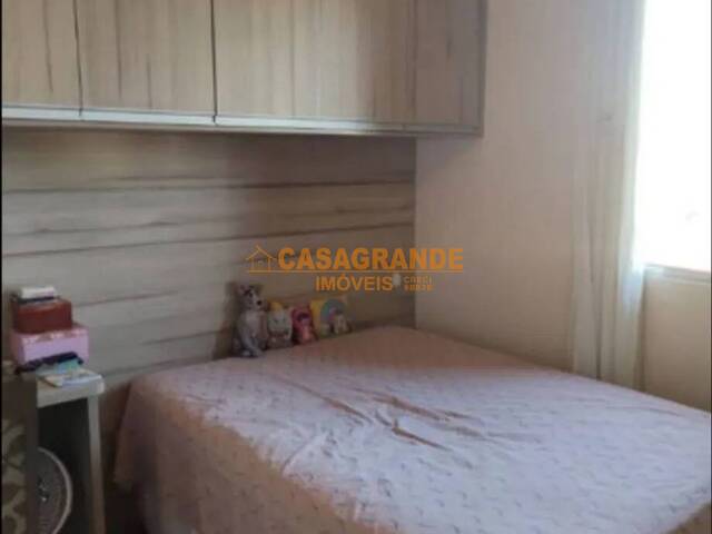 Casa para Venda em São José dos Campos - 5