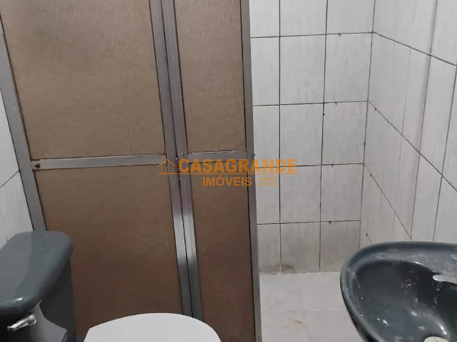 Casa para Venda em São José dos Campos - 4