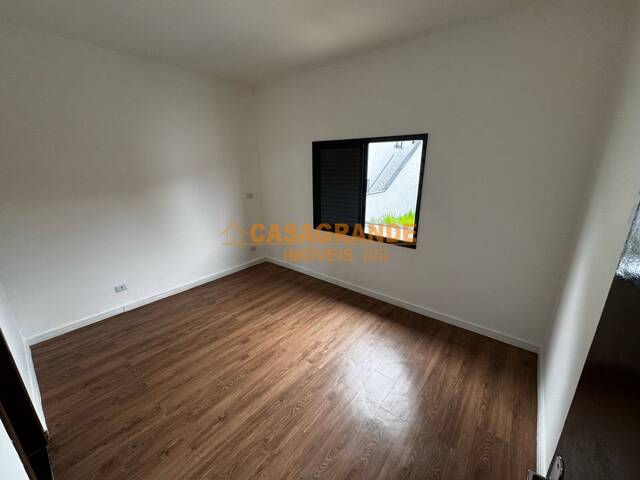 Casa para Venda em São José dos Campos - 5