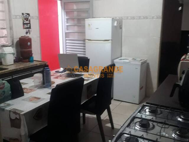 Casa para Venda em São José dos Campos - 5