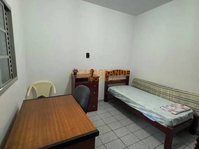 Casa para Venda em São José dos Campos - 4
