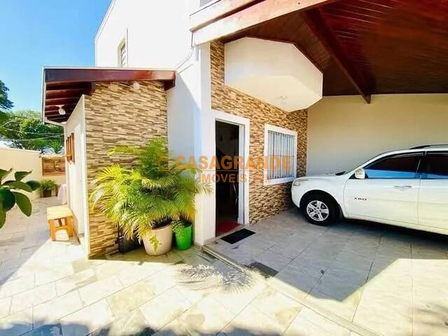 #11816 - Casa para Venda em São José dos Campos - SP - 1