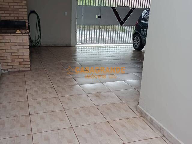 Casa para Venda em Jacareí - 4