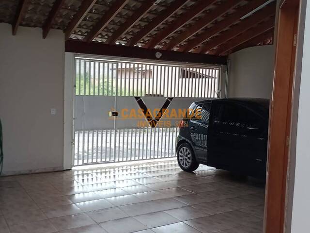 #11823 - Casa para Venda em Jacareí - SP - 2